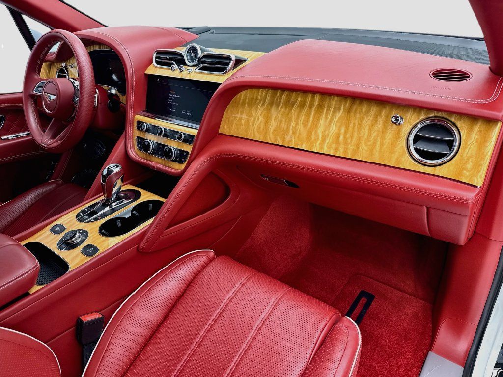 Certified 2022 Bentley Bentayga AWD/4WD image 16