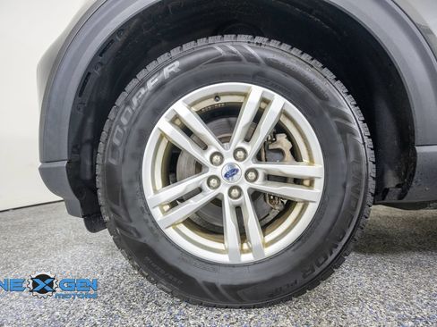 Used 2020 Ford Explorer XLT w/ Equipment Group 202A AWD/4WD image 50