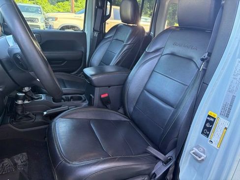 Used 2023 Jeep Wrangler Unlimited Sahara AWD/4WD image 23