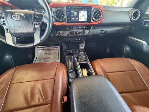 Used 2017 Toyota Tacoma TRD Sport w/ Premium & Technology Package RWD image 17