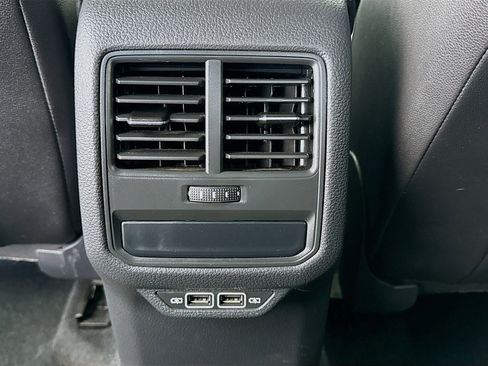 Used 2022 Volkswagen Passat 2.0T SE image 17