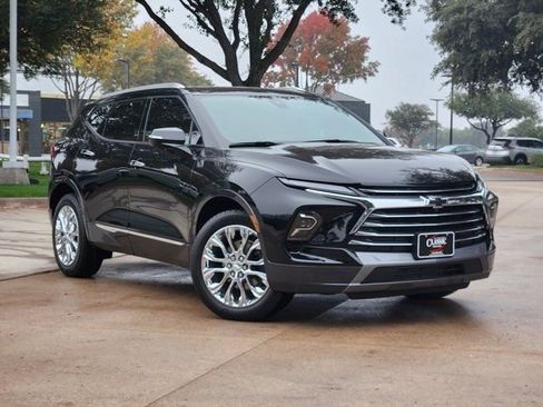 Used 2024 Chevrolet Blazer Premier w/ Driver Confidence II Package image 2