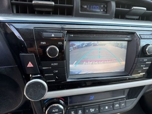 Used 2016 Toyota Corolla LE image 3