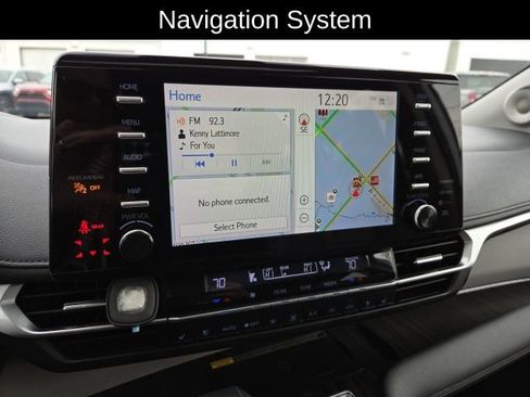 Used 2021 Toyota Sienna Limited image 15