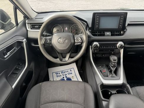 Used 2019 Toyota RAV4 XLE FWD image 8