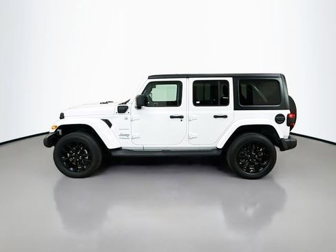 Used 2022 Jeep Wrangler Sahara w/ Cold Weather Group image 4