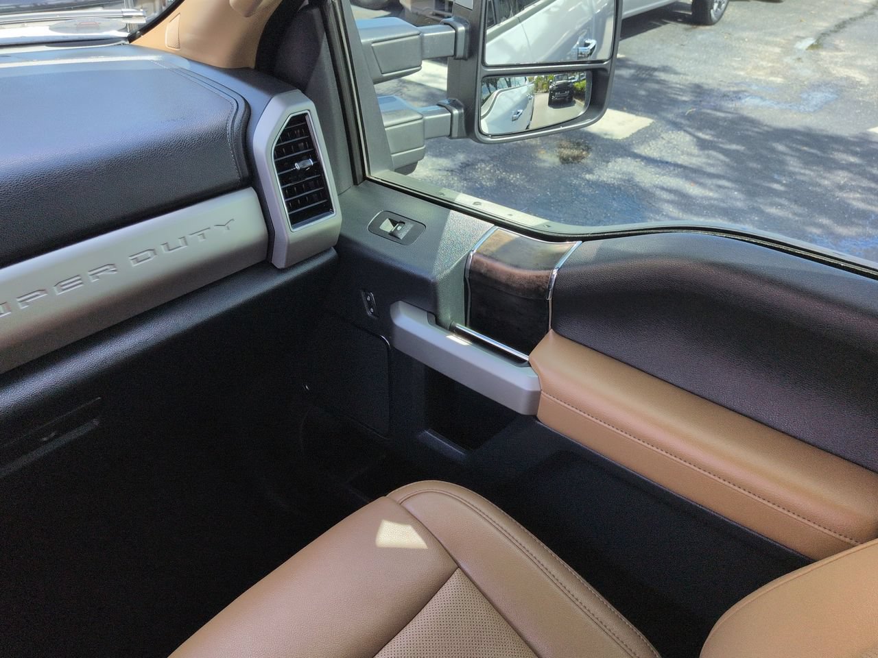 Used 2022 Ford F250 Lariat w/ Lariat Ultimate Package AWD/4WD image 17
