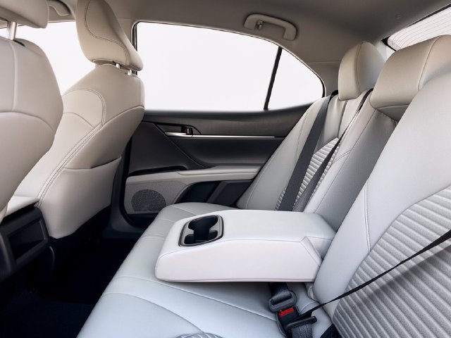 Used 2024 Toyota Camry SE w/ Convenience Package FWD image 28