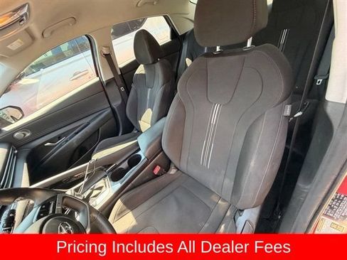 Used 2023 Hyundai Elantra SEL w/ Convenience Package FWD image 6
