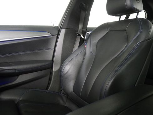 Used 2019 BMW 530i w/ M Sport Package image 25