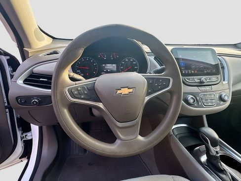 Used 2022 Chevrolet Malibu LT FWD image 12