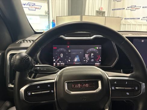 Used 2024 GMC Canyon Elevation w/ Elevation Premium Package AWD/4WD image 21