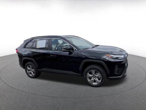 Used 2025 Toyota RAV4 XLE image 2
