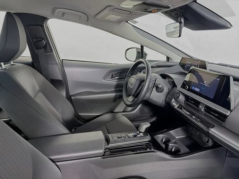 Used 2025 Toyota Prius LE FWD image 14