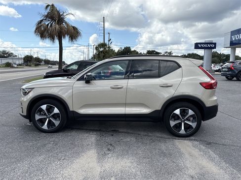 Used 2025 Volvo XC40 B5 Plus w/ Protection Package Premier image 2