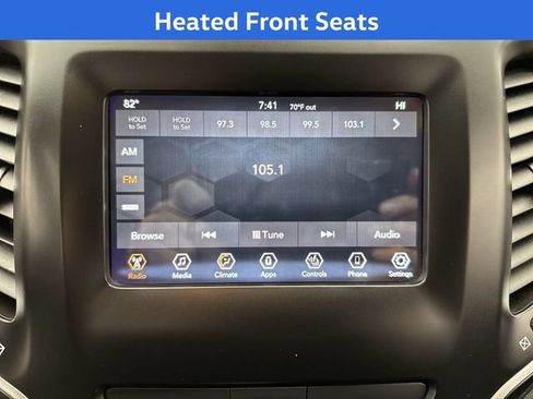 Used 2019 Jeep Cherokee Latitude Plus w/ Comfort/Convenience Group AWD/4WD image 19