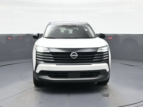 Certified 2025 Nissan Kicks SV FWD image 3