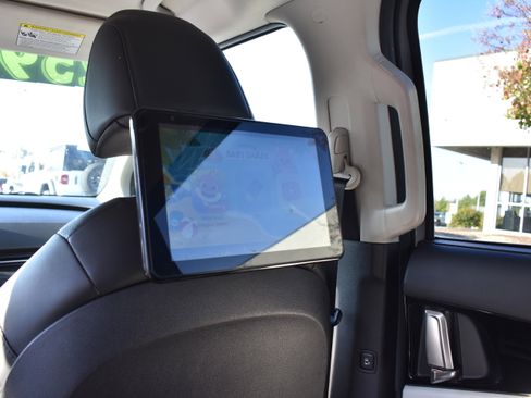 Used 2022 Kia Carnival SX image 32