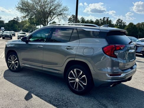 Used 2019 GMC Terrain Denali w/ Comfort Package FWD image 4