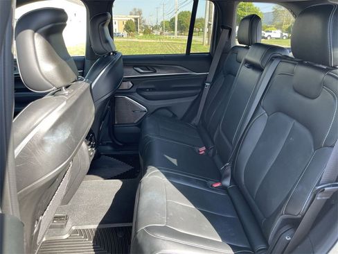 Used 2022 Jeep Grand Cherokee Overland w/ Advanced Protech Group III image 23