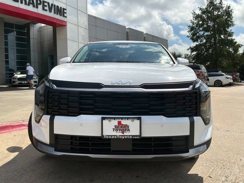 Used 2026 Kia Sportage LX FWD image 3