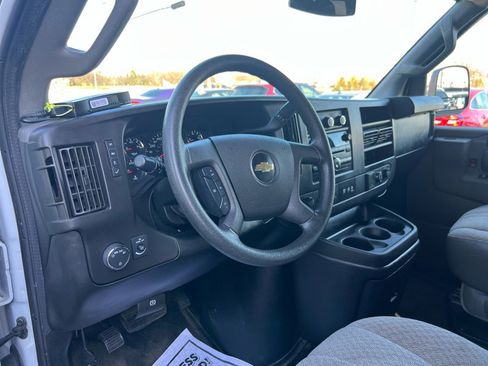Used 2017 Chevrolet Express 3500 LT w/ LT Preferred Equipment Group image 15