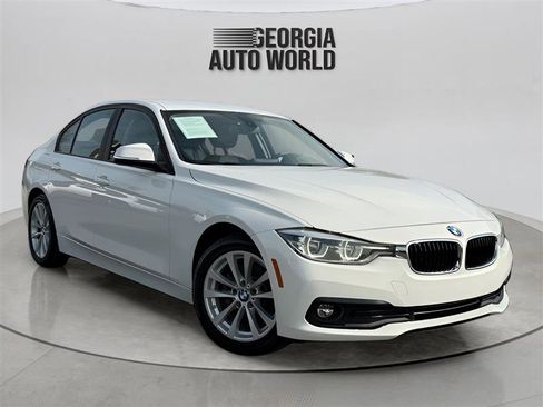 Used 2018 BMW 320i Sedan image 9