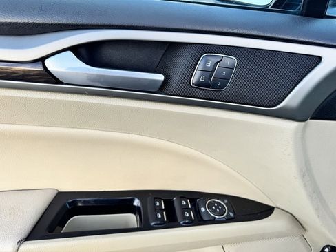 Used 2015 Ford Fusion SE w/ Equipment Group 502A image 21