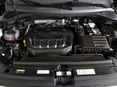Certified 2024 Volkswagen Tiguan SE R-Line AWD/4WD image 23