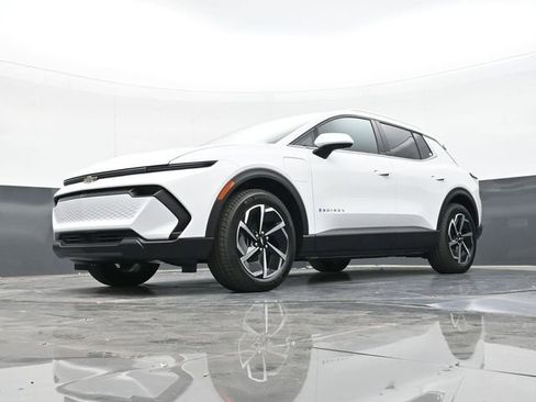 New 2026 Chevrolet Equinox EV LT image 52