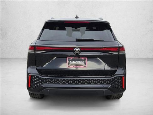 New 2026 Volkswagen Tiguan SE R-Line FWD image 8