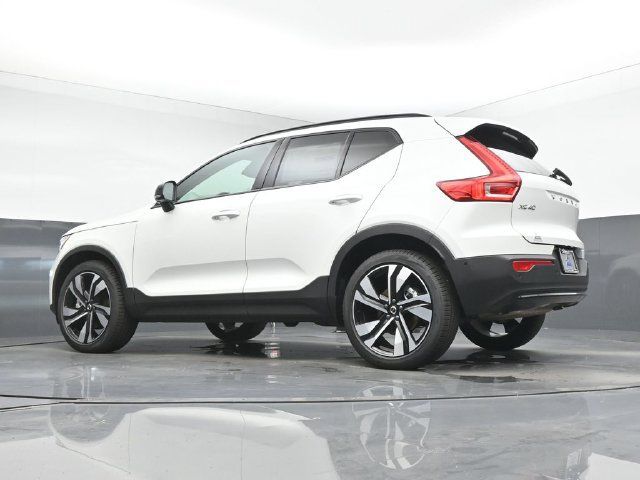 New 2026 Volvo XC40 B5 Plus w/ Climate Package AWD/4WD image 39