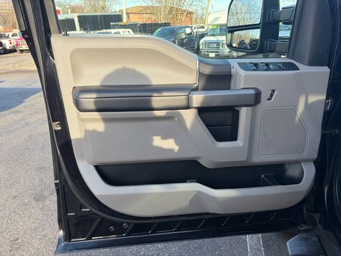Used 2020 Ford F250 XLT w/ FX4 Off-Road Package image 19