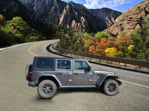 Used 2022 Jeep Wrangler Unlimited Rubicon w/ Steel Bumper Group AWD/4WD image 4