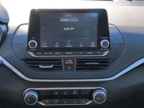 Used 2022 Nissan Altima 2.5 SV image 17