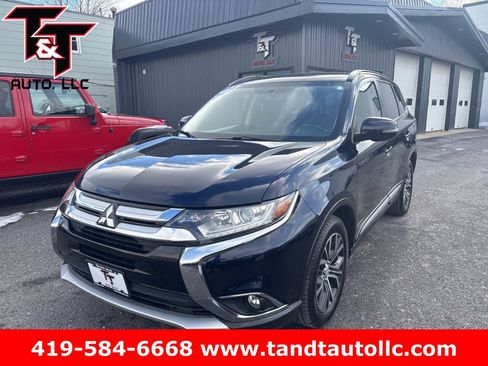 Used 2016 Mitsubishi Outlander SE image 1
