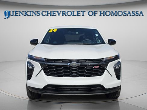 Used 2024 Chevrolet Trax RS w/ Driver Confidence Package FWD image 11
