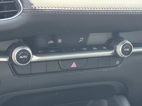 Certified 2025 MAZDA MAZDA3 s Sport FWD image 14