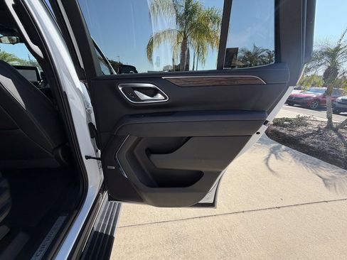 Used 2024 Chevrolet Tahoe Premier w/ Premium Package image 36