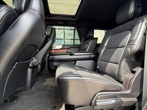 Used 2019 Lincoln Navigator Reserve AWD/4WD image 23
