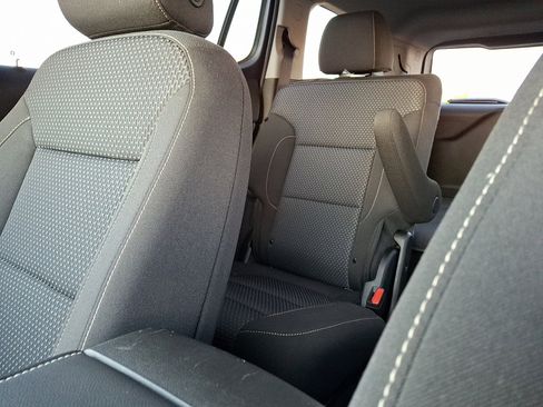 Certified 2023 GMC Acadia SLE w/ Driver Convenience Package image 18