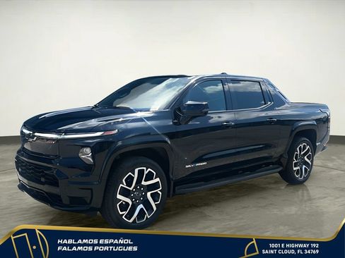 Certified 2025 Chevrolet Silverado EV RST AWD/4WD image 2