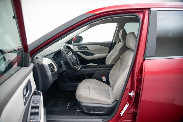 Used 2025 Nissan Rogue SV AWD/4WD image 15