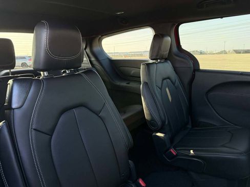 New 2026 Chrysler Pacifica Select image 22