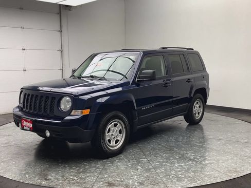 Used 2017 Jeep Patriot Sport w/ Power Value Group FWD image 24