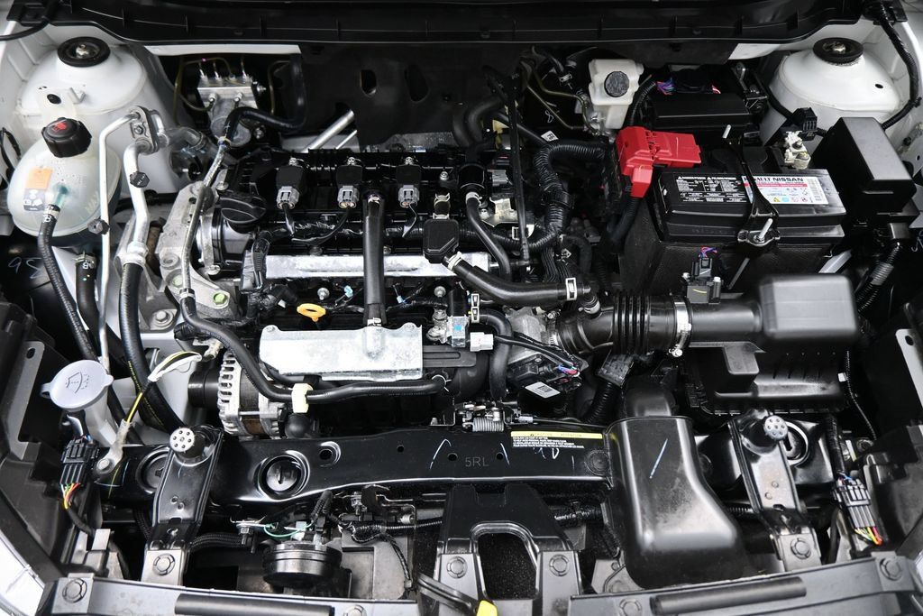 Used 2024 Nissan Kicks SR FWD image 17