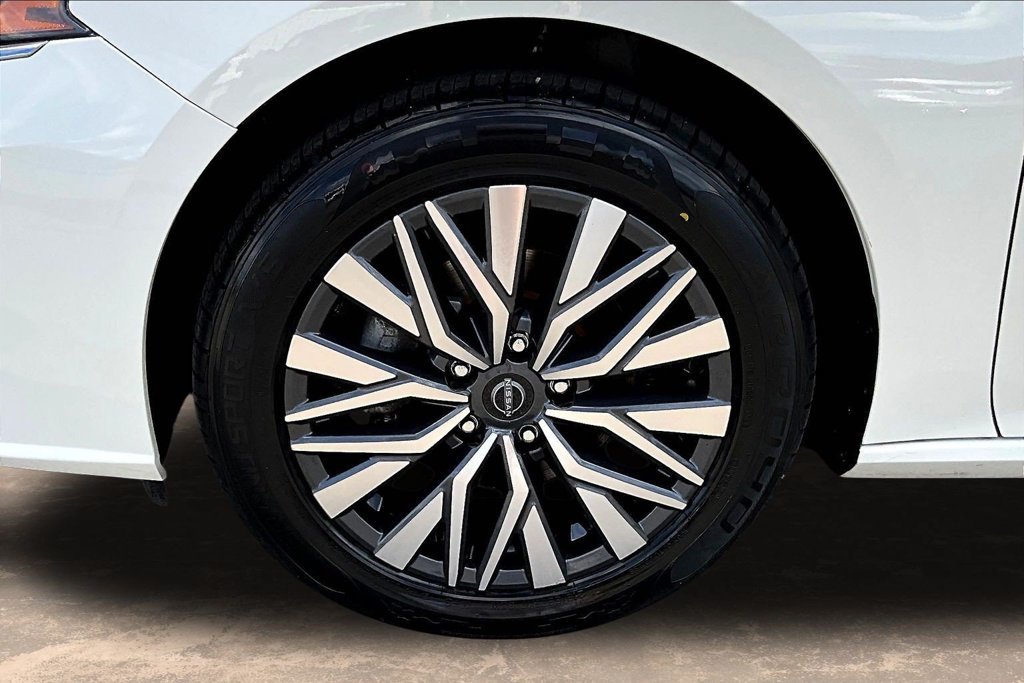 Used 2025 Nissan Altima 2.5 SV AWD/4WD image 35