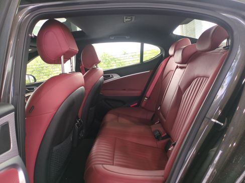 Used 2023 Genesis G70 2.0T w/ Sport Prestige Package image 13