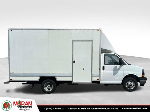 Used 2023 GMC Savana 4500 w/ Power Convenience Package RWD image 6