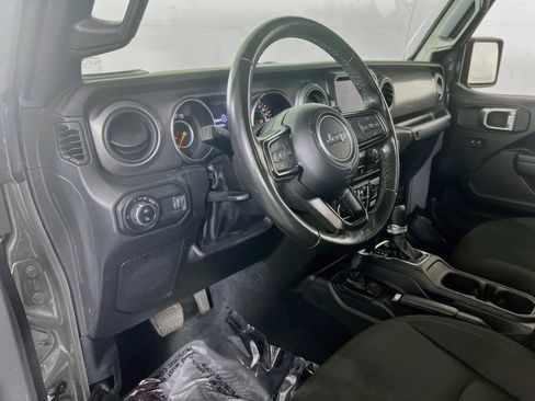 Used 2023 Jeep Gladiator Sport AWD/4WD image 9